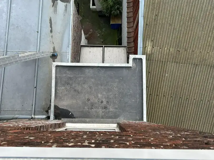 Toiture plate